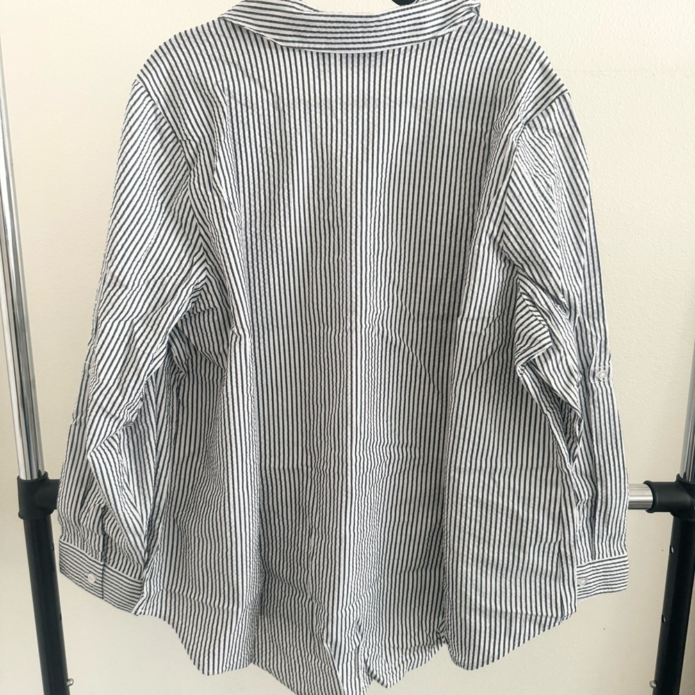 Denim & co seersucker pull-over top with roll tab sleeve navy Women 2x - Picture 3 of 10